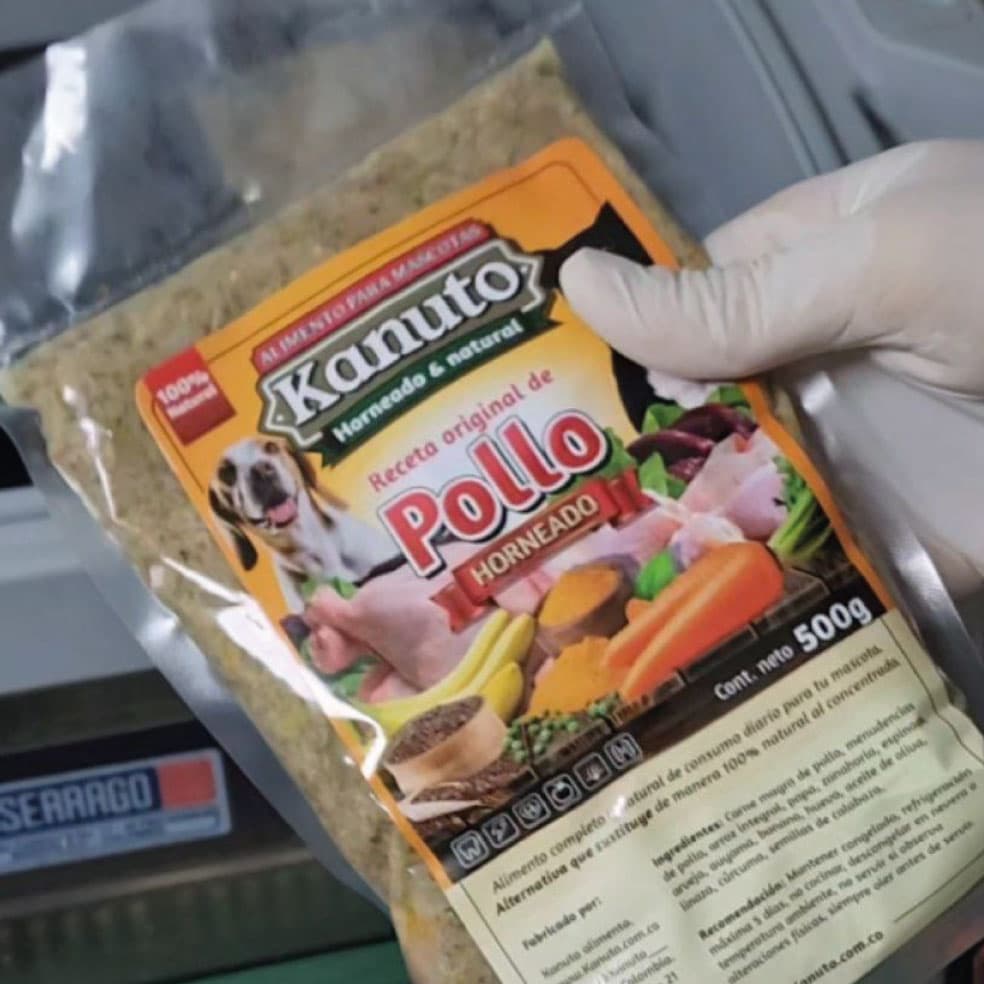 Bolsa de alimento Kanuto empacada al vacío lista para entrega