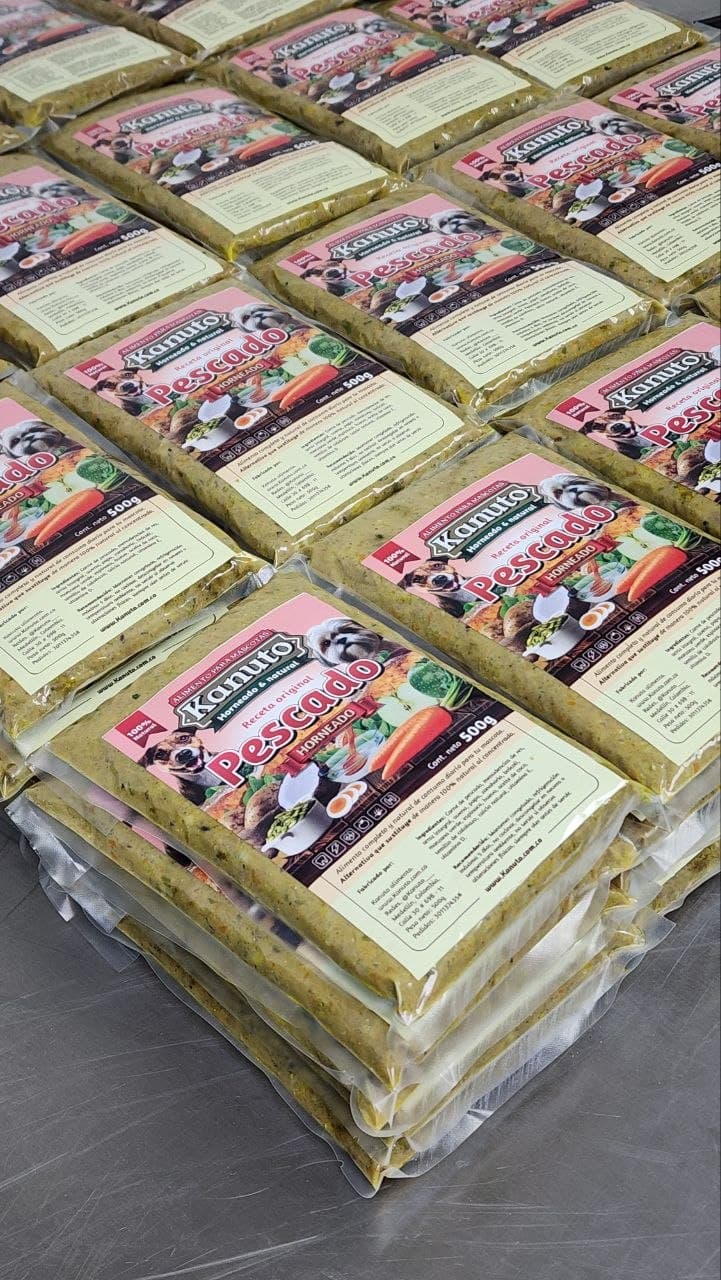 Producto Kanuto Pescado empacado con etiqueta nutricional visible