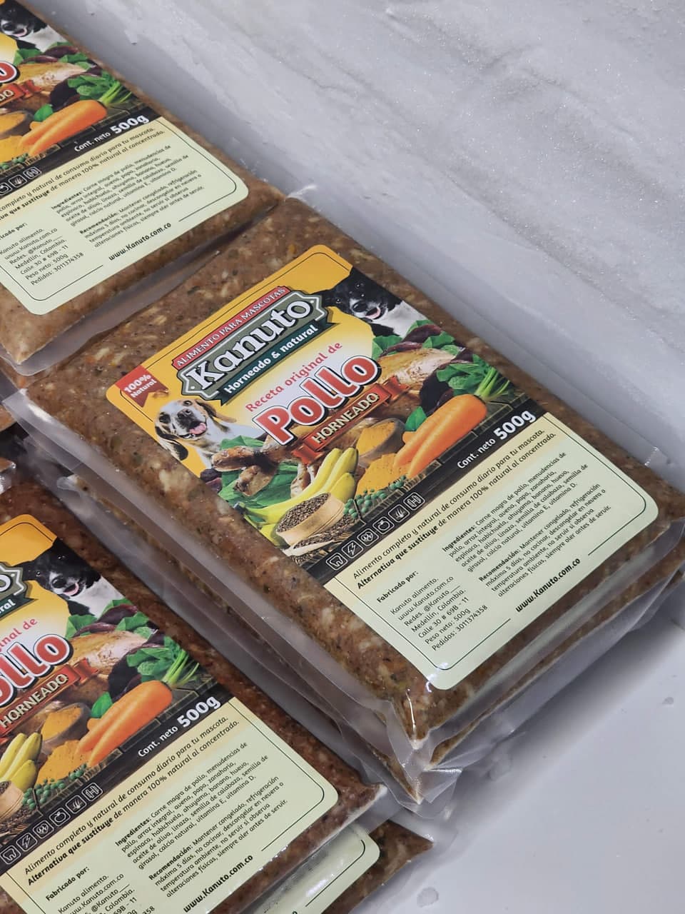 Paquetes de receta Kanuto Pollo, mostrando el empaque real del producto con proteína aislada de pollo